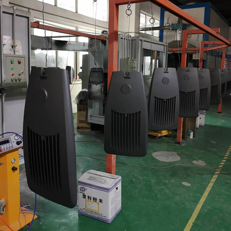 How to spray powder on LED street light housing ? ایل ای ڈی اسٹریٹ لائٹ ہاؤسنگ پر پاؤڈر کیسے چھڑکیں؟